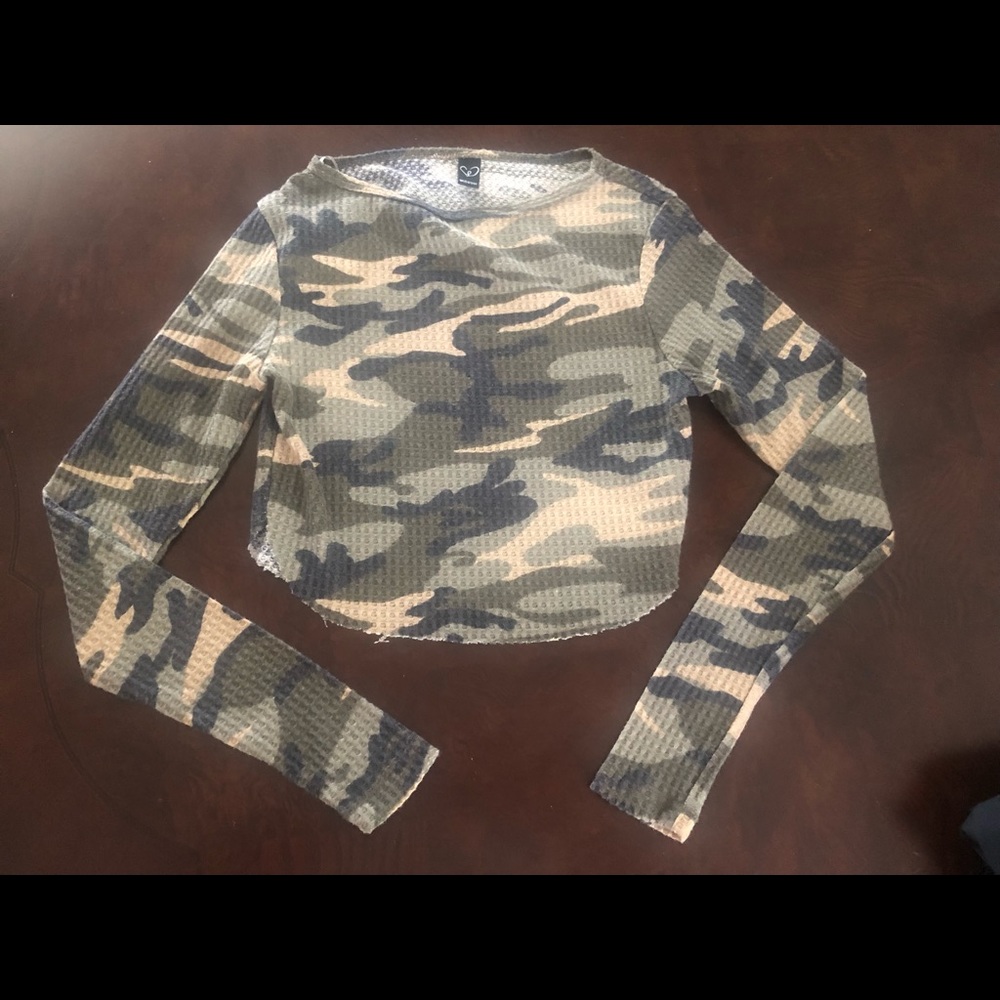 Windsor LS Crop Top - Camo